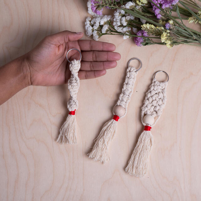 Lag din egen nøkkelhank 3 pk. Kikkerland Macrame Keychain DIY 