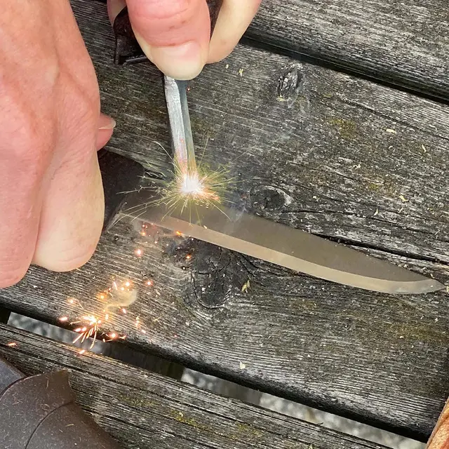 Kniv med tennstål Light My Fire FireKnife BIO CocoShell 