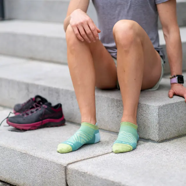 Sokker til dame 35–37,5 Darn Tough Run ¼ W S Aqua 