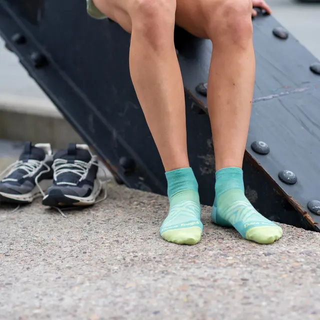 Sokker til dame 35–37,5 Darn Tough Run ¼ W S Aqua 