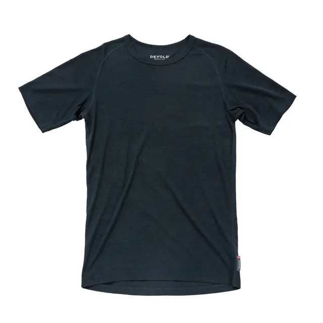 Skjorte til herre L Devold Lauparen Merino Tee M L 284 