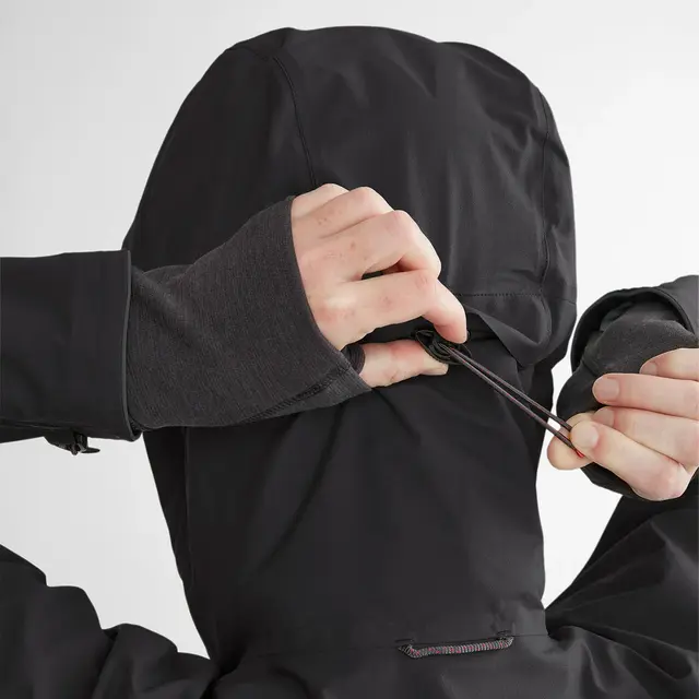 Skalljakke til dame S Klättermusen Asynja Jacket W S Raven 