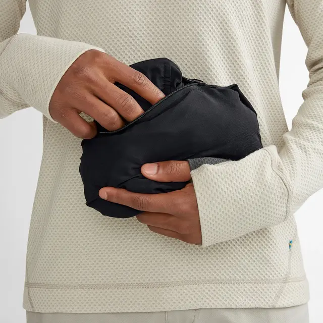 Vindjakke til herre S Klättermusen Nal Hooded Jacket M S Black 